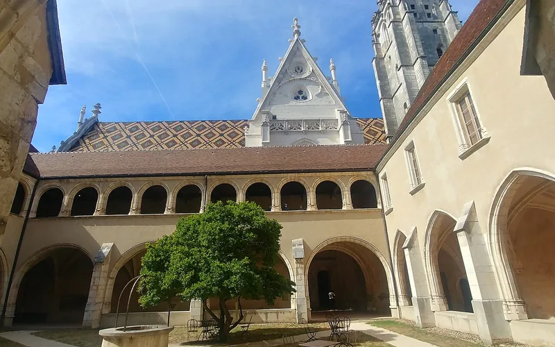 Monastère royal de Brou, Bourg-en-Bresse Ravalement de façade à Bourg-en-Bresse — monastère royal de Brou